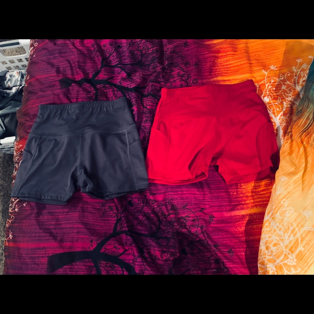 Workout shorts with pockets